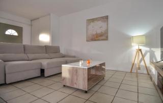2 Bedroom Awesome Home In Pont Saint Esprit - 9
