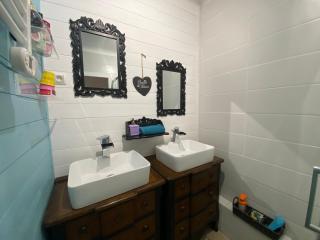 Le Cocon Boheme - Gîte de Charme au Coeur de Sarlat - Cité Médiévale à 5 minutes à Pied - Petits Déjeuners et linge inclus - SPA et Massages en option - Piscine de Saison - 4