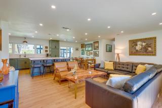 Chic Johnson City Home with Yard and Fire Pit! - Johnson City - 7