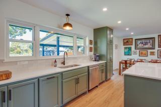 Chic Johnson City Home with Yard and Fire Pit! - Johnson City - 3