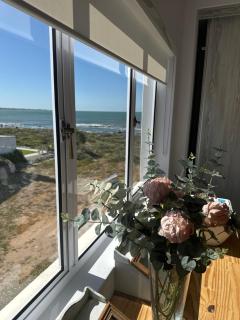 105 on Beach, Flamingo Room - Stompneusbaai - 1