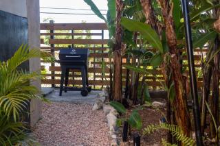 Villa on the Rocks Fast Wi-Fi 5 mins to beach AC & 55 TV in all rooms - The Rock - 4