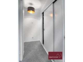 Bracknell - 1 Bedroom House - Parking - 3