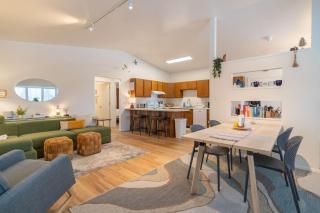 The Upper Downtown Suite 2 - 1