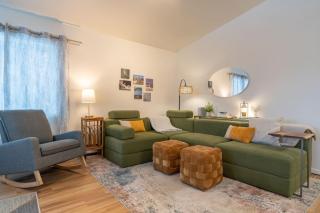 The Upper Downtown Suite 2 - 3