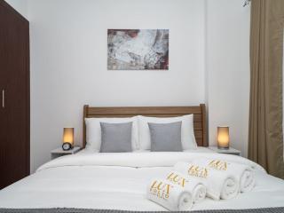 Stylish 1 Bed Retreat in JVCs Autumn Community - Dubai - 1