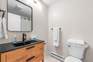 King Bed in Lux Boutique Hotel - 5