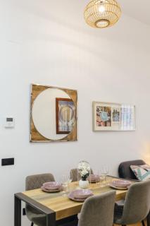 Modern with seasonal swimming pool- 1Bd 1Bth- Goyeneta - 7