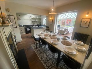 Railway Junction Cottage & The Cabin by NewFo rest - Brockenhurst - 1