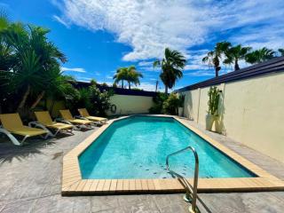 Private Villa and Apartment with Pool in Palm Beach - Noord - 7