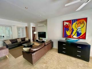 Private Villa and Apartment with Pool in Palm Beach - Noord - 4