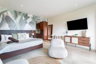Cozy aparment pool view - 1