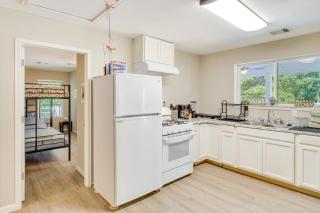 Hemphill Vacation Rental with Pool, Walk to Lake! - Hemphill - 1