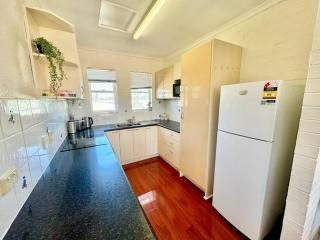 Corporate 3 Bedroom Apartment - South Hedland - 5