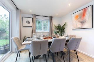 Peaceful 5-Bed Detached Home - - 4