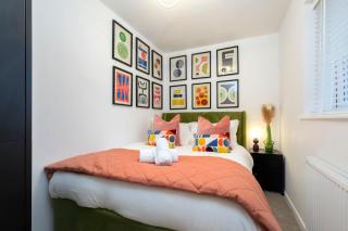 Peaceful 5-Bed Detached Home - - 6