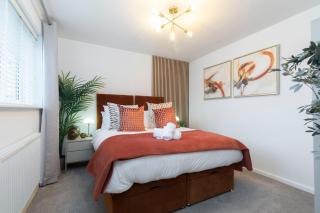 Peaceful 5-Bed Detached Home - - 8