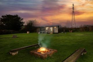 Nori's Nest, Croft Hooper - Hot Tub - Free WiFi & Parking - Fire Pit - 4