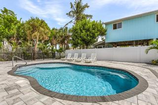 Luxury Retreat: with Pool - Fort Myers Beach - 3