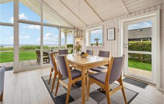 2 Bedroom Beach Front Home In Sjølund - Sjølund - 7