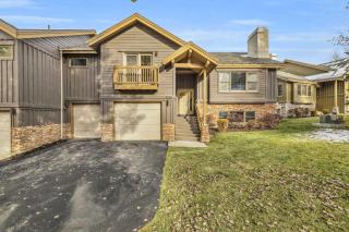 Family Friendly Home with Hot Tub and Shuttle Access - 9