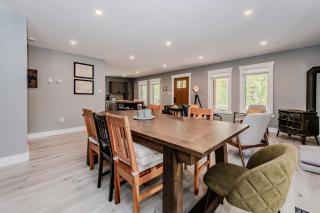 Cozy Retreat w Hot Tub Bruce Peninsula - 4