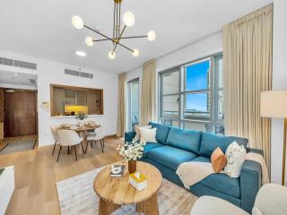 The Skyline Suite Luxury Downtown Retreat - Dubai - 7