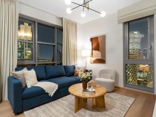 The Skyline Suite Luxury Downtown Retreat - Dubai - 6