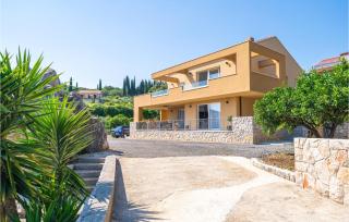 Nice Apartment In Molunat With Wifi - 3