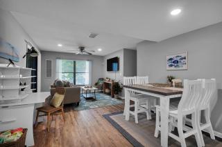 Summer Spot! Charming Beach Escape Lanai & Grill - 9