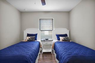 Summer Spot! Charming Beach Escape Lanai & Grill - 7