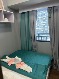 Apartment in Air Residences, Makati with wifi, Netflix, pool, mall and more - Manila - 7