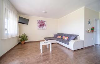 Beautiful Apartment In Rakovica - Rakovica - 6
