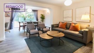 3-Bedroom Serviced House, Free Parking for 2 Cars, Free WiFi By Redwood Stays - 6