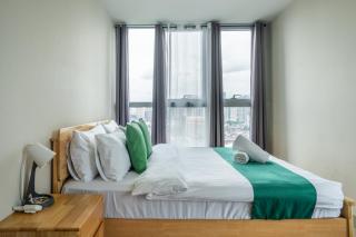 2BR 2TB Uptown Parksuites BGC Balcony,fast WiFi,Washer - Manila - 9