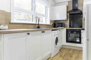 2 BDR House By Caledonia Luxe Stays Short Lets & Serviced Accommodation Glasgow - 7