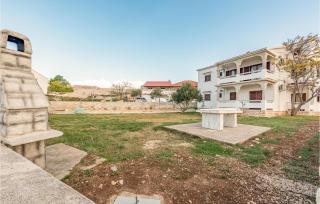 Gorgeous Apartment In Kustici With Wifi - Kustići - 2
