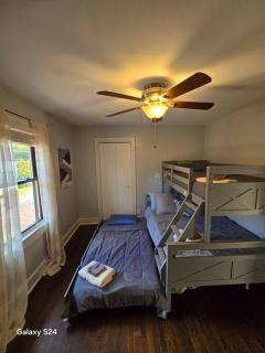 Le Bleu - Hendersonville - 1