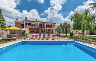 Pet Friendly Home In Pazin With Jacuzzi - Heki - 0