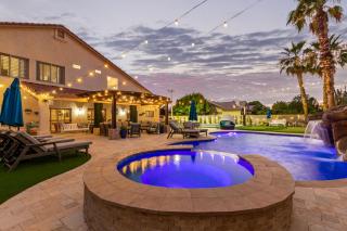 The Grand Saguaro Heated Pool Hot Tub Pickleball Sleeps 27 - 2