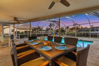 Direct Gulf Access, Large Heated Pool, and Pet-Friendly! - Villa Paws in Paradise - Roelens - Cape Coral - 6
