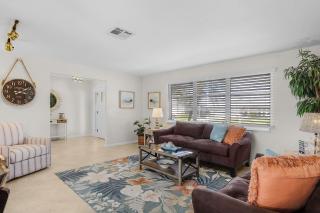 Direct Gulf Access, Large Heated Pool, and Pet-Friendly! - Villa Paws in Paradise - Roelens - Cape Coral - 2