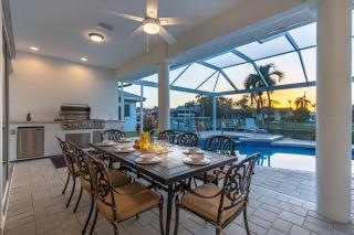 Experience Luxury- Gulf Access, Stunning Canal Views, Heated Pool- Villa Avalon - Roelens - Cape Coral - 6