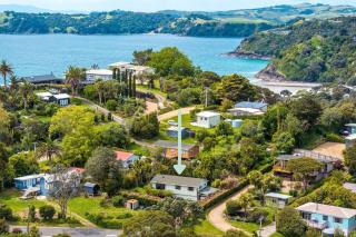 Sur la Mer Onetangi - - 7