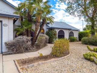 Royale Living in the Heart of Phoenix - Glendale - 0