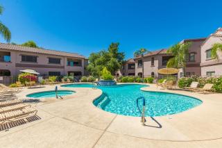 Stunning 3 bedroom in the heart of Scottsdale - 8
