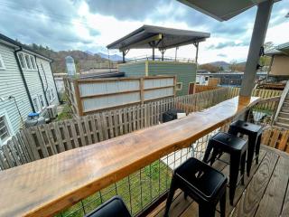 Urban Retreat Downtown Gem Walk Everywhere Train View Mountain View Near National Park Entrance - Bryson City - 4