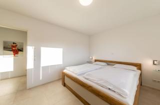 Pusteblume - Barrierefreie 5-Sterne-Ferienwohnung mit Seeblick und Sauna - Malchow - 2