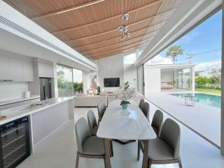 Modern Luxury 4 Bedroom Villa-Bangtao Beach - Phuket - 1