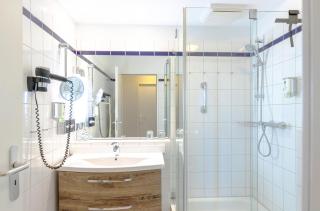 Strandläufer an der Seebrücke - 2